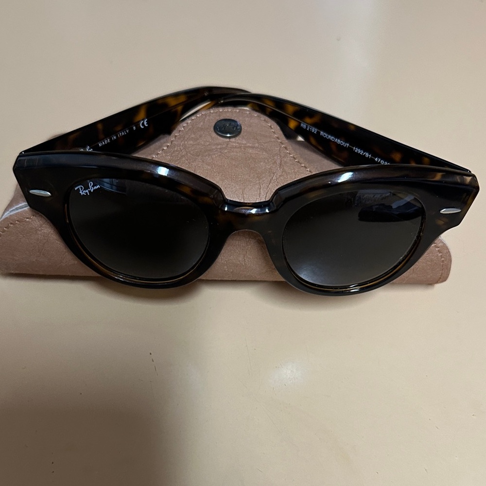 Ray-Ban Brown Tortoise Roundabout Sunglasses